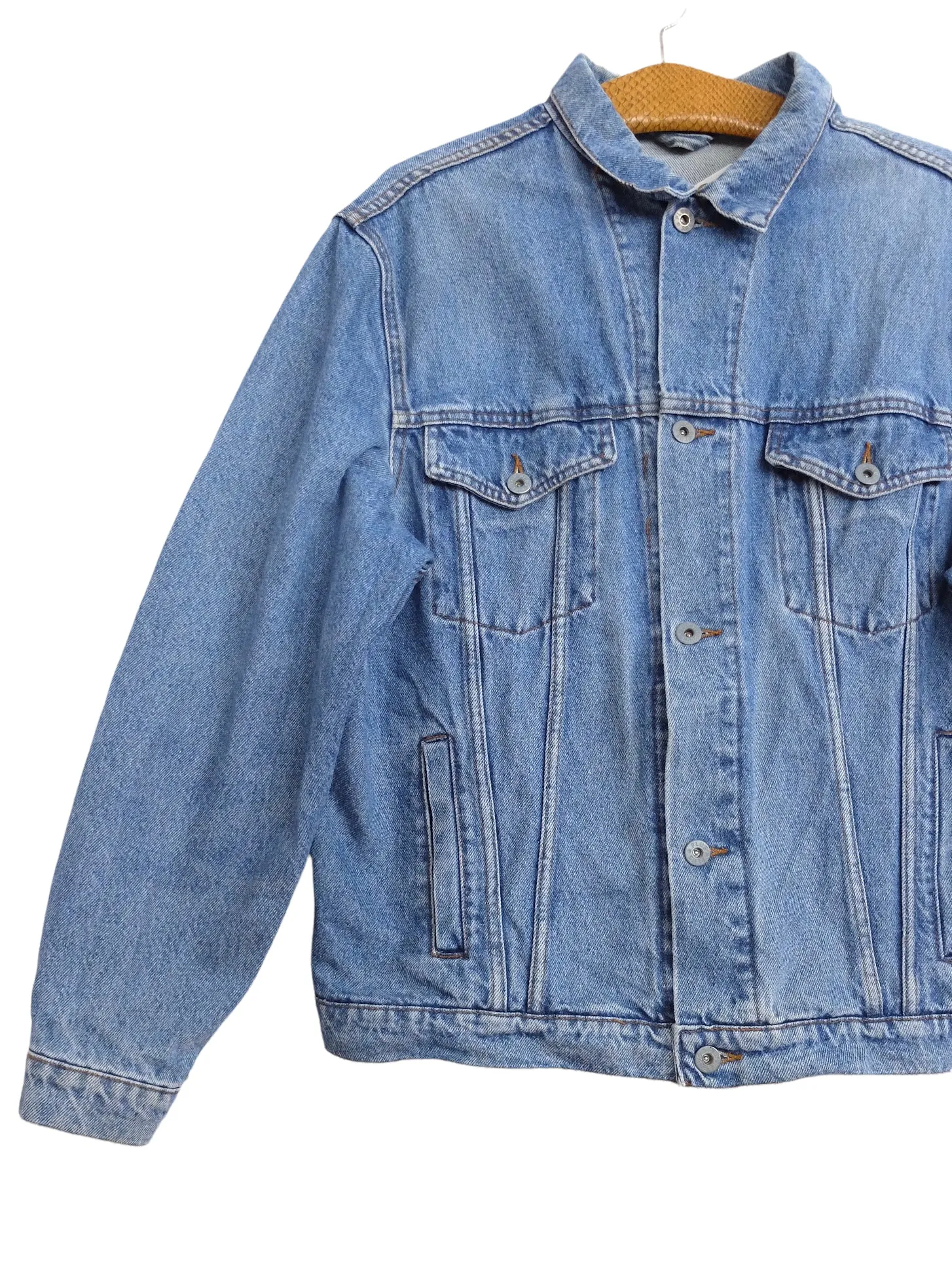 Vintage 80s Utilitarian Bohemian Streetwear Medium Wash Denim Collared Jean Jacket